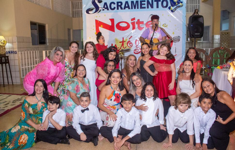 noite-de-autógrofo-colegio-sacramento-2022_0192
