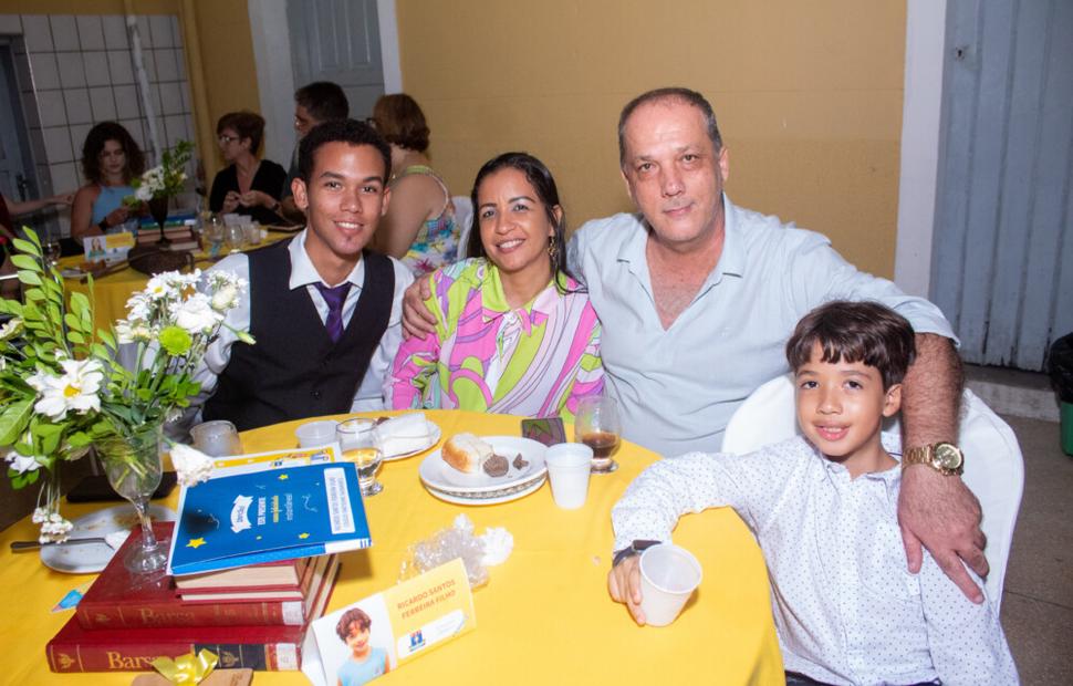 noite-de-autógrofo-colegio-sacramento-2022_0241