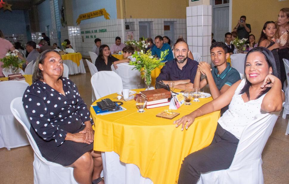 noite-de-autógrofo-colegio-sacramento-2022_0243