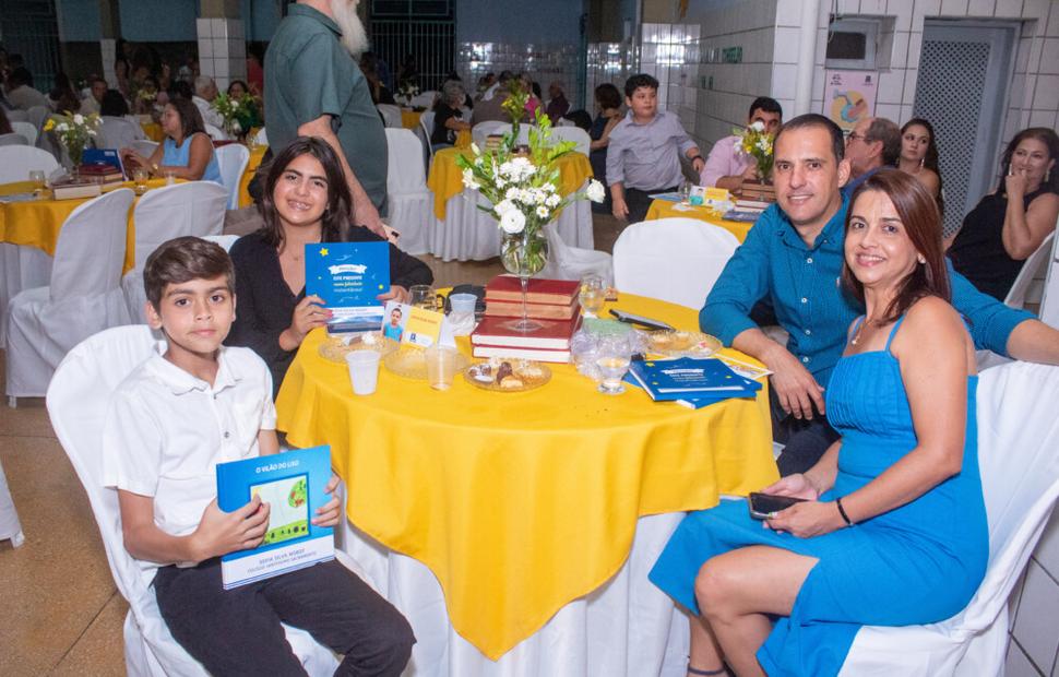 noite-de-autógrofo-colegio-sacramento-2022_0246