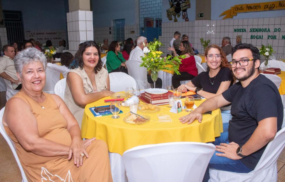 noite-de-autógrofo-colegio-sacramento-2022_0252