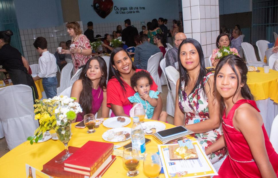 noite-de-autógrofo-colegio-sacramento-2022_0253