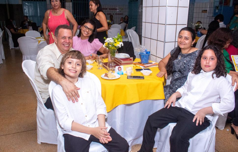 noite-de-autógrofo-colegio-sacramento-2022_0257