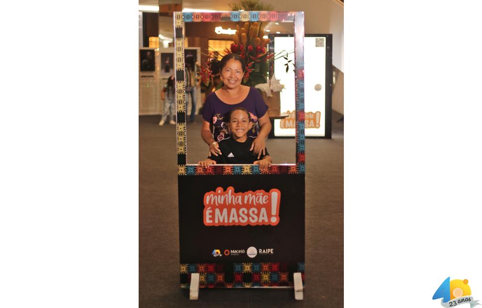 Coquetel-de-lançamento-da-exposição-minha-mãe-é-massa-2023-maceió-shppping (77)