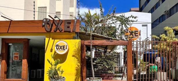 Restaurante Ôxe Maceió reabre em novo endereço com menu ampliado e clima de casa