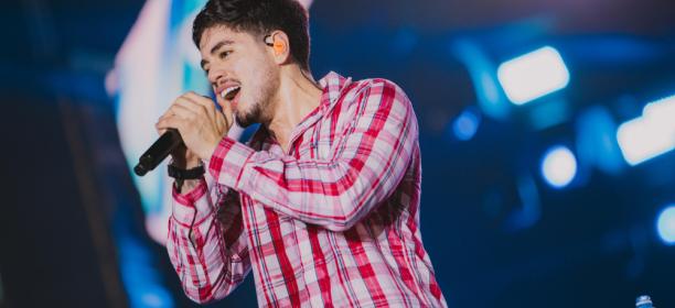 Thiago Freitas encerra turnê junina com show gratuito em Arapiraca
