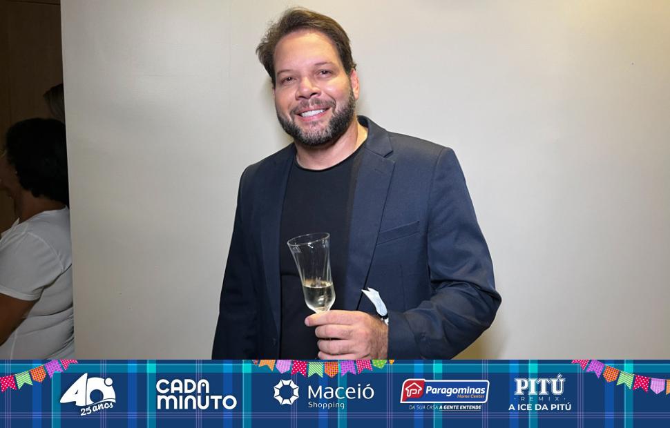 aniversário-promoter-wilton-rocha-na-clínica-viotto-11-06-2025 (109)