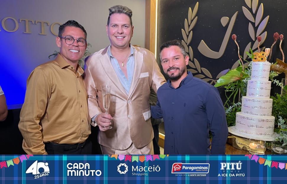 aniversário-promoter-wilton-rocha-na-clínica-viotto-11-06-2025 (30)