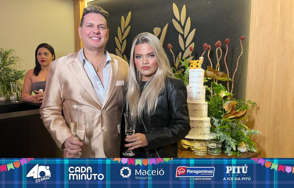 aniversário-promoter-wilton-rocha-na-clínica-viotto-11-06-2025 (39)