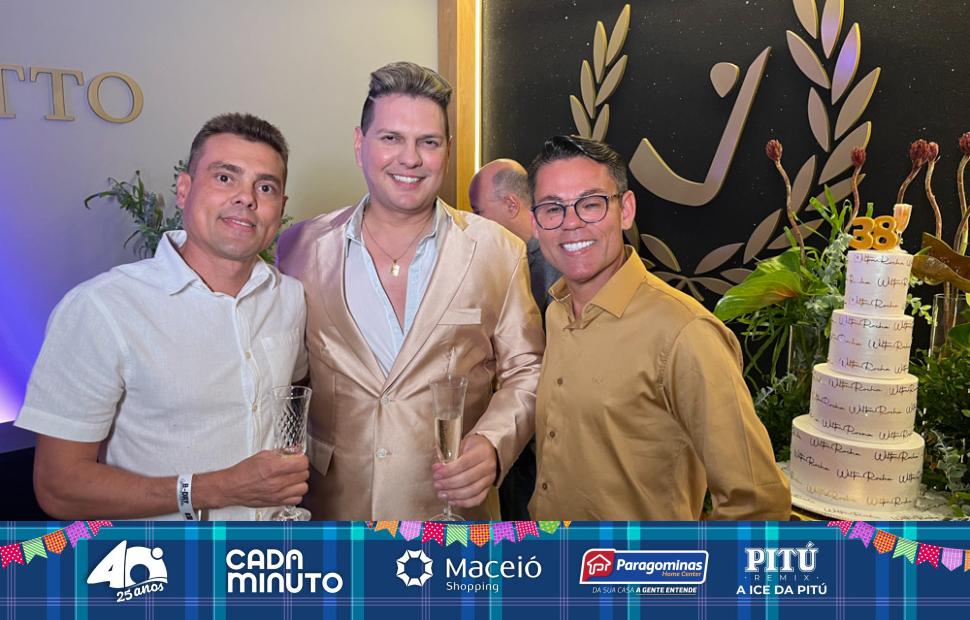 aniversário-promoter-wilton-rocha-na-clínica-viotto-11-06-2025 (55)