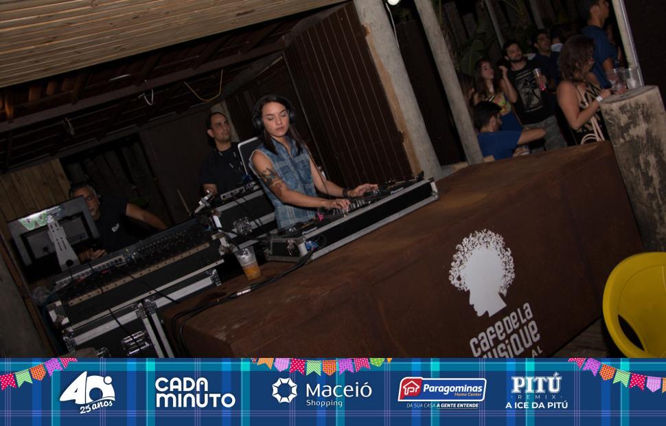 Arraiá-Cafe-de-La-Musique-Banda-Eva-e Toninho-18-06-2016 (102)