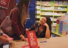 Lançamento de livro de autora cristã reúne público e emociona no Parque Shopping Maceió