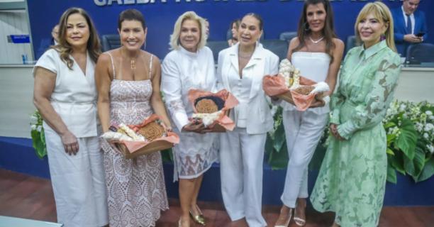 Título de Cidadã Honorária a Danielle Santoro, Cacilda Sampaio e Anna Paola Frade