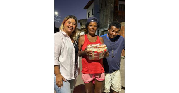 CDR Entretenimento e Galã do Brega arrecadam centenas de alimentos em show em Paripueira