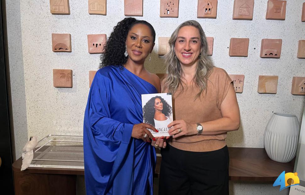lançamento-do-livri-beleza-singular-valeria-valenssa-26-11-2025-Lojas-Matias-Design (49)