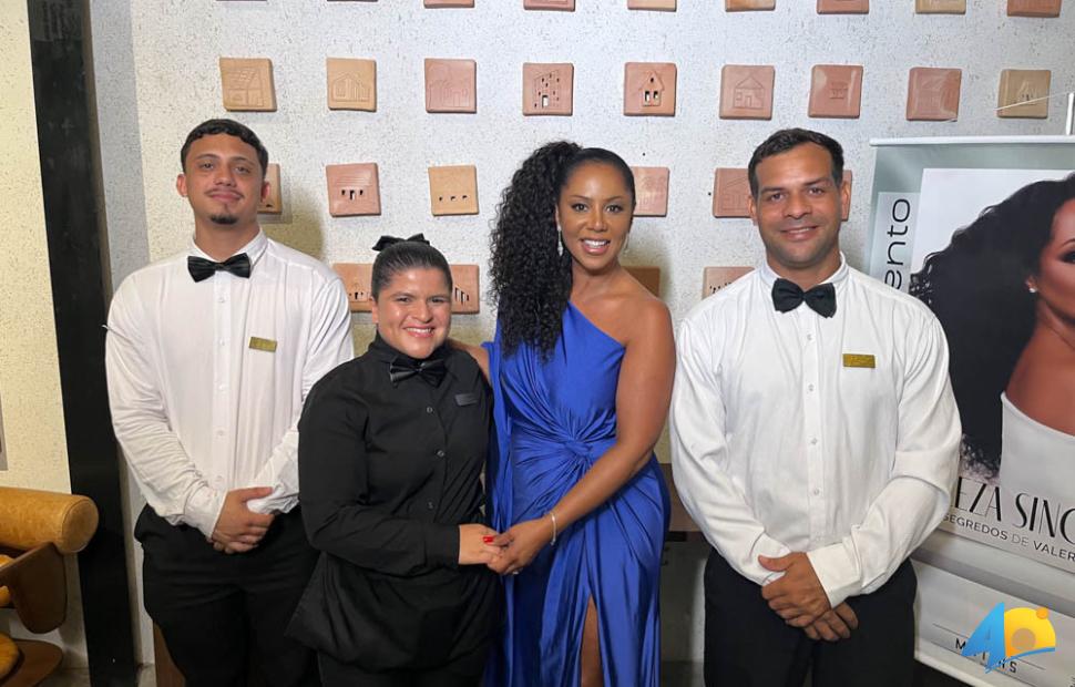 lançamento-do-livri-beleza-singular-valeria-valenssa-26-11-2025-Lojas-Matias-Design (70)