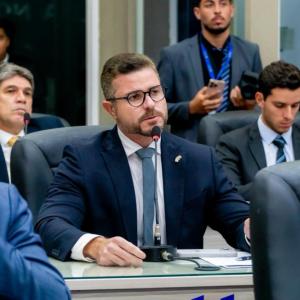 Vereador Delegado Thiago Prado solicita reforço na fiscalização de jetskis nas praias de Maceió