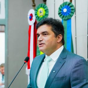 Rui Palmeira comprova que cumpriu percentual constitucional de aplicação na educação e questiona relatório sobre contas de 2019