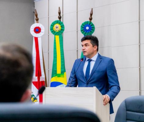 Justiça determina que Câmara de Maceió entregue documentos sobre contratação da empresa Reluzir após ação de Rui Palmeira