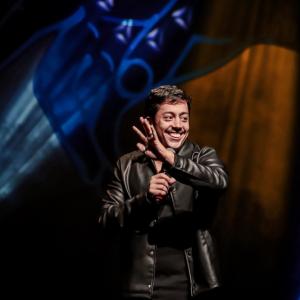 Esgotando ingressos, humorista Renato Albani traz seu novo show para Arapiraca e Maceió