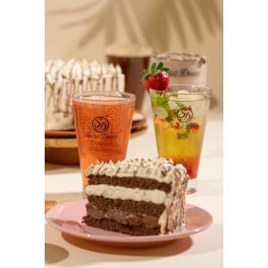 Sodiê Doces lança bolos caseiros premium e bebidas geladas zero açúcar em parceria com a Red Bull