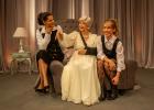 Espetáculo Três Mulheres Altas com as atrizes Ana Rosa, Helena Ranaldi e Fernanda Nobre terá duas apresentações em Maceió