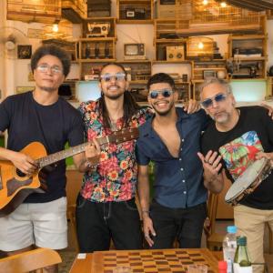 Músicos alagoanos desafiam rótulos em encontro inédito entre samba e brega no mesmo palco