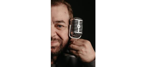 Peninha é a atração do Seis & Meia em setembro com show Minhas Canções