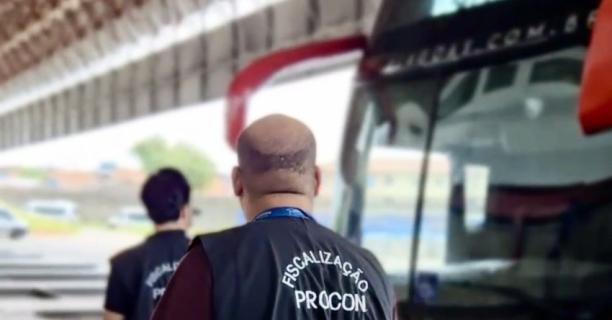 Procon Maceió fiscaliza empresas de ônibus interestaduais no Terminal Rodoviário da capital
