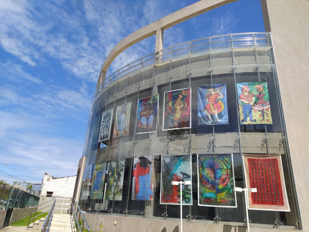 3ª Amostra Grátis: Diteal expõe obras nas paredes de vidro do Complexo Cultural Teatro Deodoro