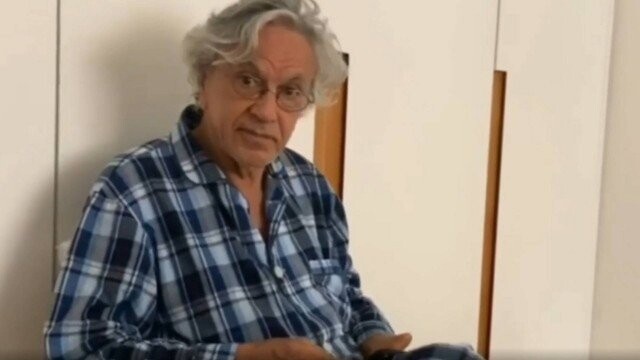 Caetano Veloso rebate críticas por uso de prato e faca como percussão em live do Globoplay