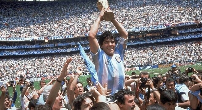 Diego Maradona morre aos 60 anos, após parada cardiorrespiratória