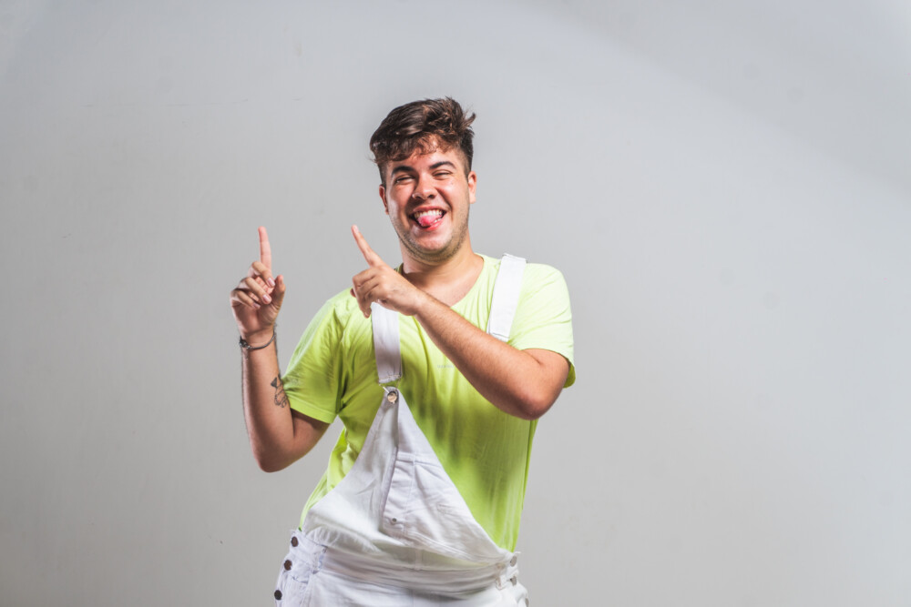 Digital Influencer Alvaro chega a 1 bilhão de impressões nas redes sociais e faz sucesso entre famosos