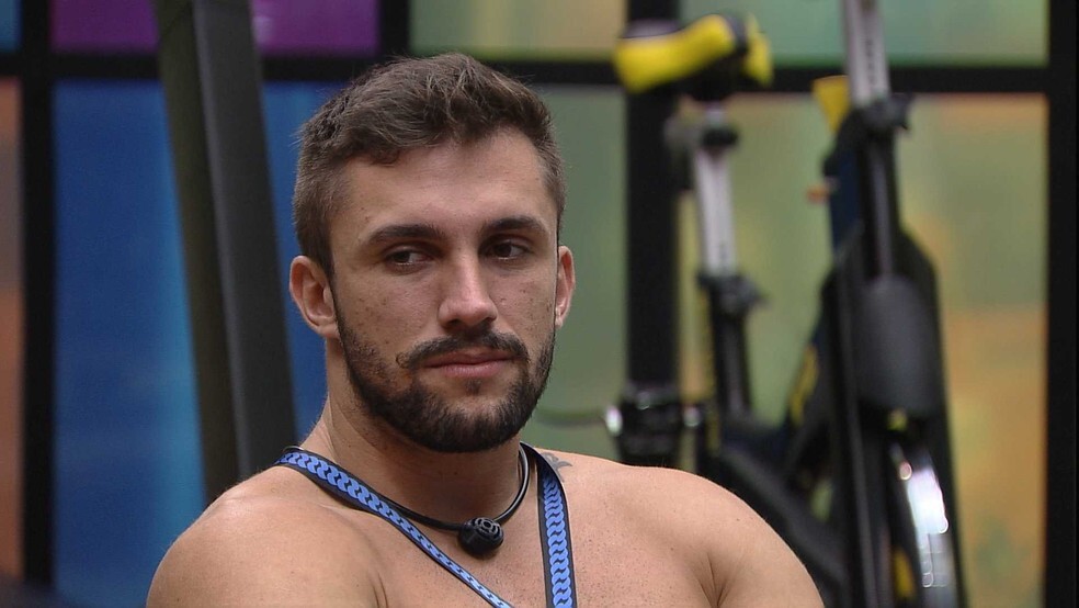 Arthur sobre Carla estar chateada em relação ao Colar do Anjo: ‘Ela pode achar o que ela quiser’