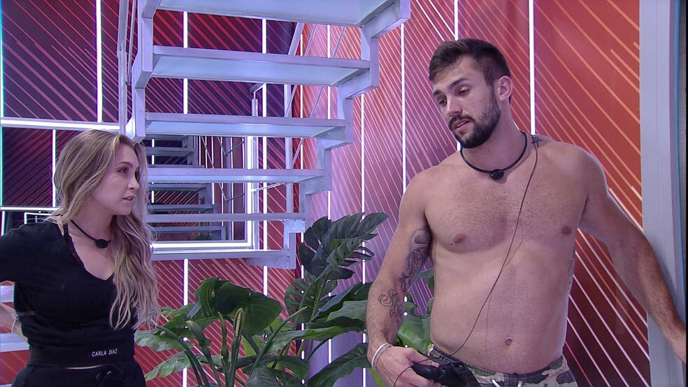 BBB21: Em DR com Arthur, Carla Diaz pede: ‘Vem para cá, olha para mim’