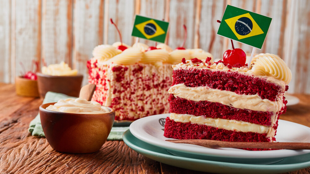 Sodiê Doces apresenta o clássico Bolo Red Velvet para o Dia das Mães