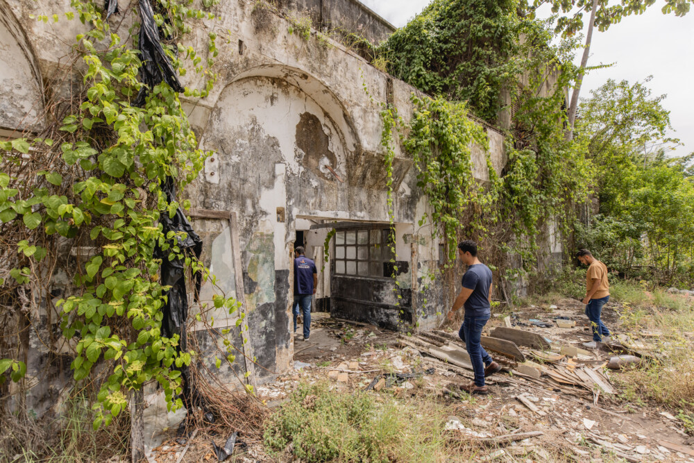 Prefeito JHC visita ruínas da antiga Fábrica Carmen para tornar local em espaço turístico