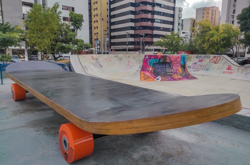 Skate de 8 metros é novo espaço criativo na Praça do Skate