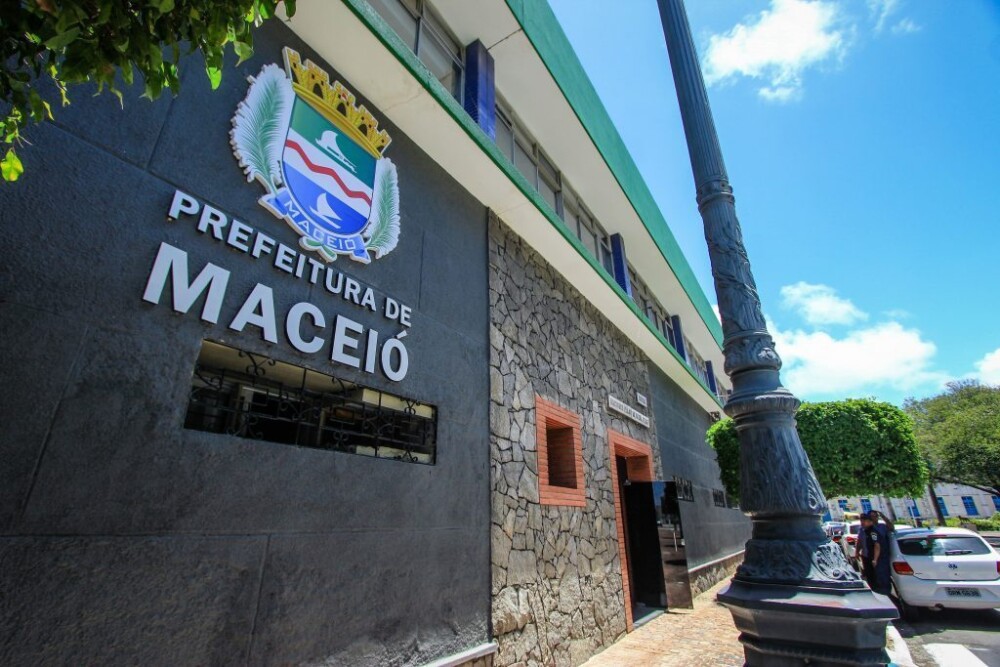 Prefeitura de Maceió antecipa o salário de dezembro e o 13º nesta quinta-feira (15)