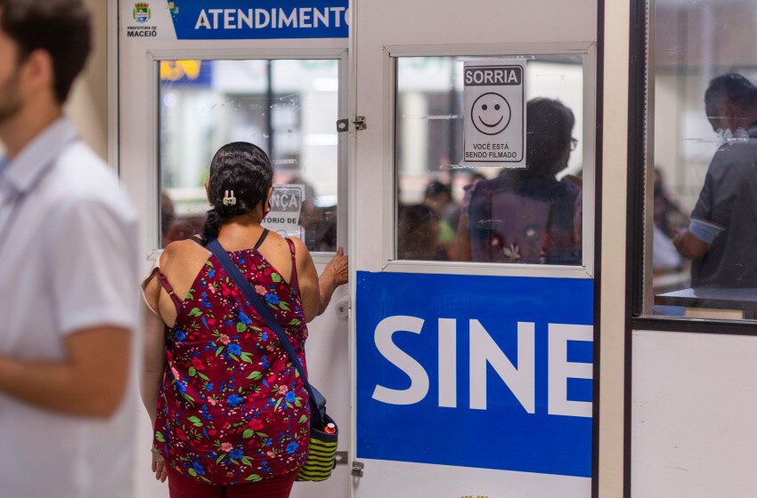 Empresa de gestão abre processo seletivo com 107 vagas em Maceió; salário chega a R$ 3 mil