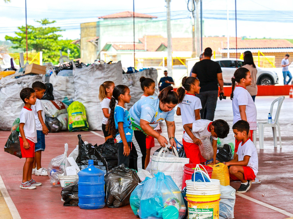 Dia Mundial da Reciclagem: Plastitroque em Marechal Deodoro arrecada 4 toneladas de resíduos plásticos