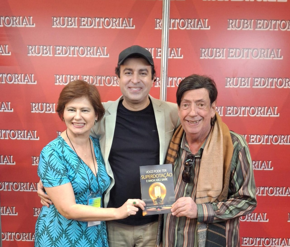 “Você pode ter superdotação e ainda não sabe”: alagoano Melquisedeque Carlos lança, durante 41ª Bienal do Livro do RJ, seu segundo livro
