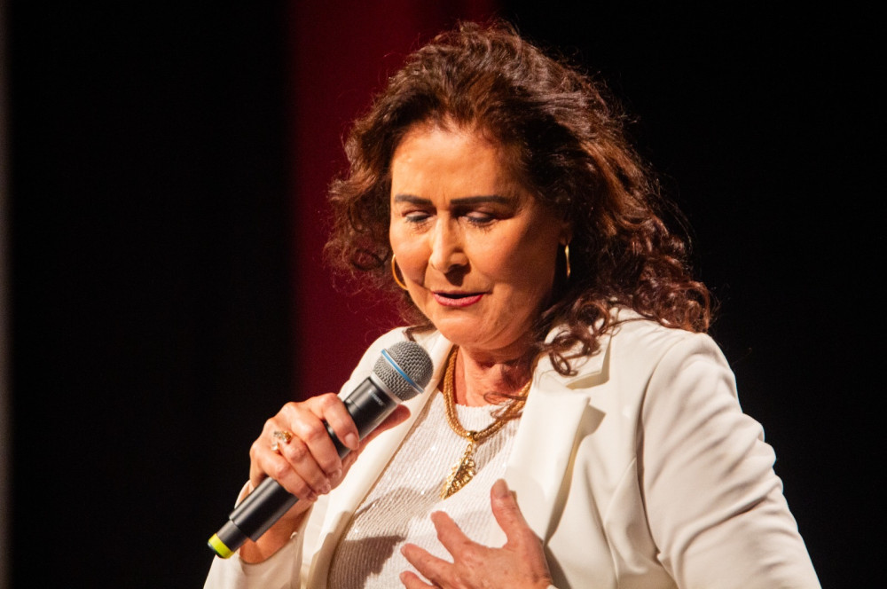 Joana traz para Maceió show em comemoração aos 40 anos de carreira