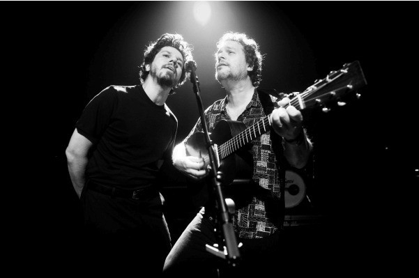 Maceió recebe show da turnê “Dois Cantos”, da banda Vanguart