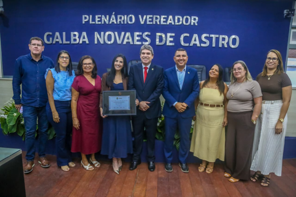 Câmara reconhece subsecretária de Educação de Maceió por mérito no serviço público