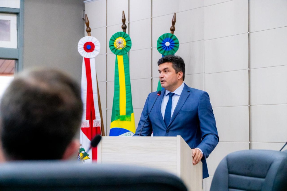 Justiça determina que Câmara de Maceió entregue documentos sobre contratação da empresa Reluzir após ação de Rui Palmeira