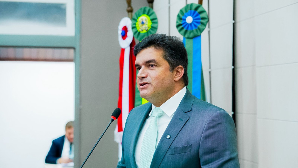 Rui Palmeira comprova que cumpriu percentual constitucional de aplicação na educação e questiona relatório sobre contas de 2019