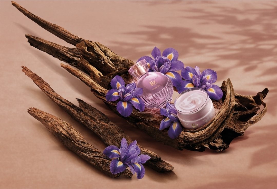 Com ingrediente raro da perfumaria internacional, O Boticário redefine o amadeirado feminino no lançamento de Liz D’Essence